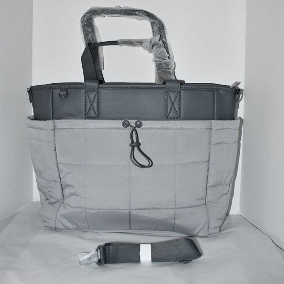 Thirty One commenter Quilted Tote in Whisper Grey NWT - Picture 1 of 7